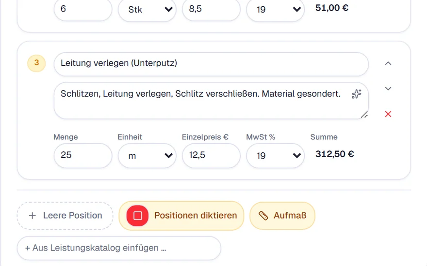 Beleg-Editor in HandwerkOS mit laufender Diktat-Aufnahme und bereits eingetragenen Positionen